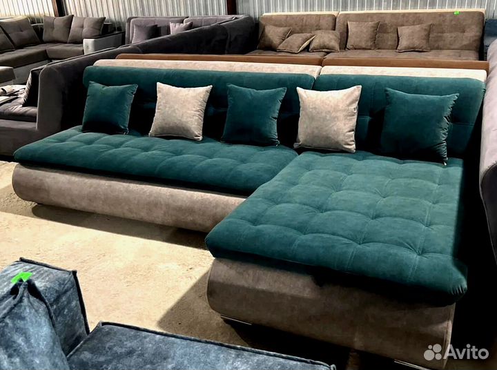 Угловой диван в зал