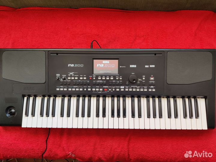 Синтезатор Korg pa 300-600