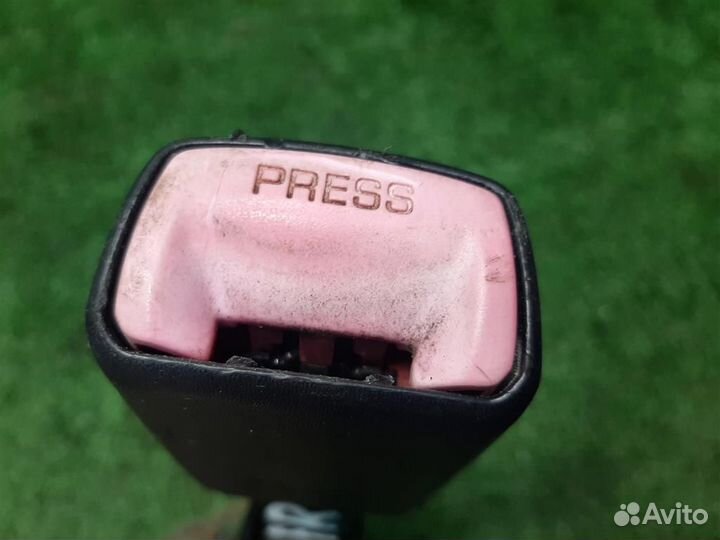 Замок ремня безопасности передний правый Subaru F