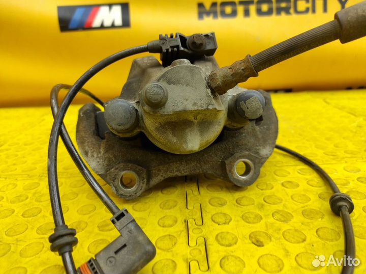 Суппорт задний правый Mercedes-Benz W212 OM651.924