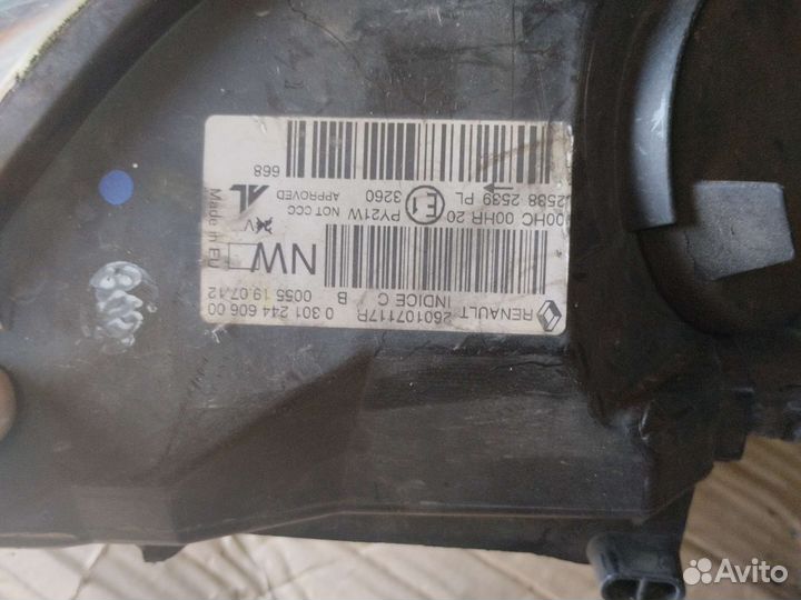 Фара правая Renault Megane III оригинал