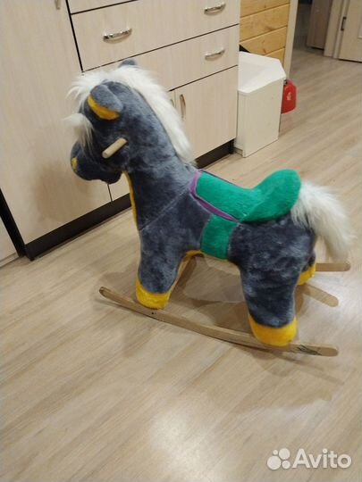 Детская качалка лошадь