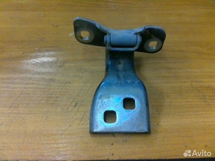 Петля двери Opel Astra J A16XER 2011