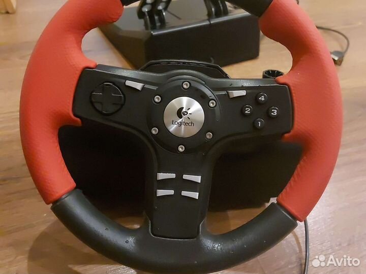 Игровой руль logitech
