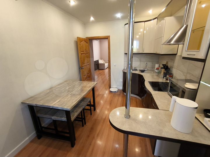 2-к. квартира, 72 м², 2/9 эт.