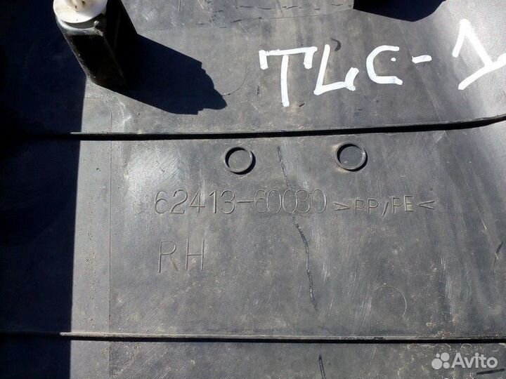 Обшивка стойки средняя правая нижняя Toyota Land