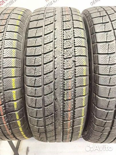 Toyo Winter Tranpath MK3 215/60 R17 96Q