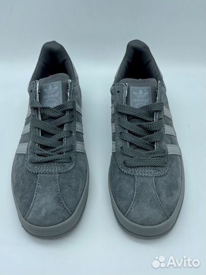 Кроссовки adidas broomfield