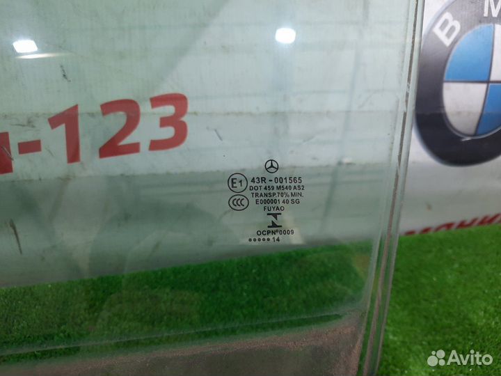 Стекло двери переднее левое Mercedes Gla250 X156