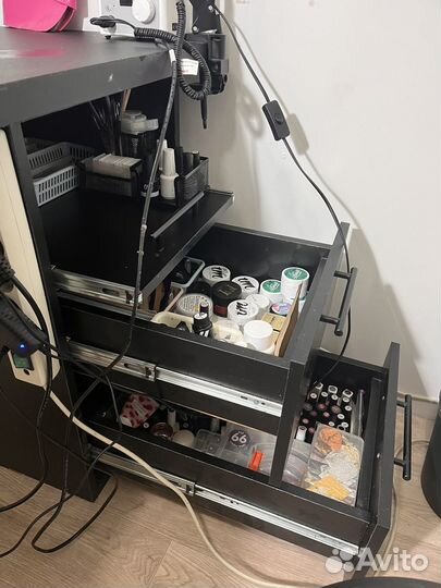 Стол стулья для мастера маникюра