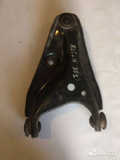 Рычаг подвески передний правый Nissan Almera