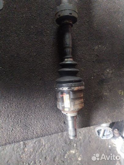 Привод передний правый Toyota Isis ZNM10G 1zzfe