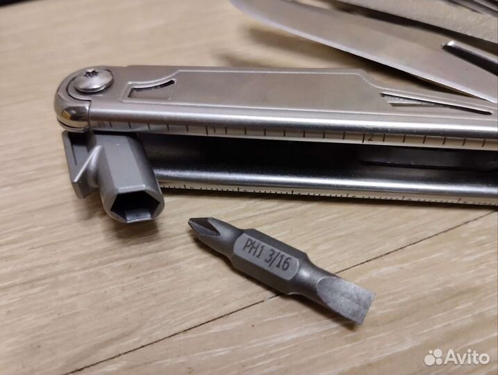 Мультитул Swiss Tech