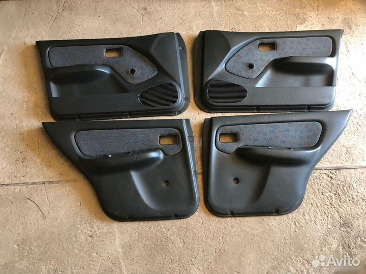 Дверные карты комплект Nissan n15