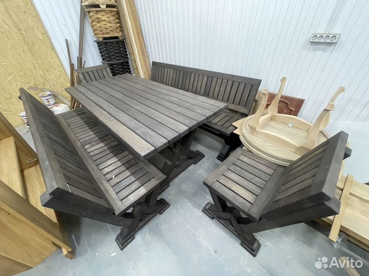 Мебель для дома из массива дерева