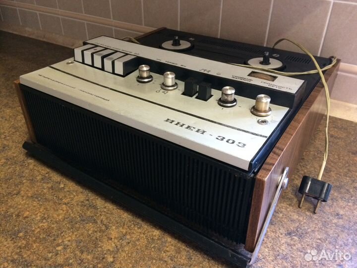 Раритетный катушечный магнитофон