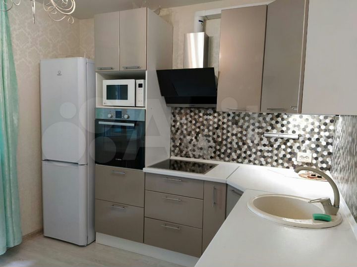 1-к. квартира, 42 м², 17/23 эт.