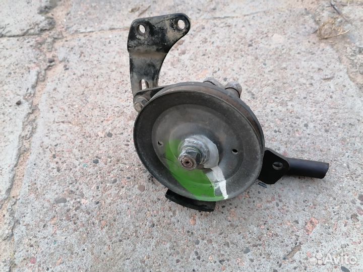 Насос гур для Nissan terrano