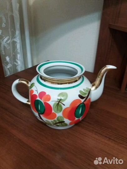 Фарфоровый доливной чайник
