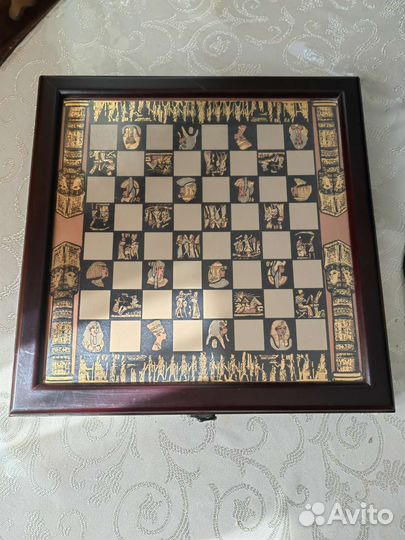 Шахматы с металлическими фигурами Египта