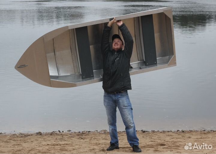 Дюралевая лодка Малютка-Н 2.6 м.,новая,с вёслам