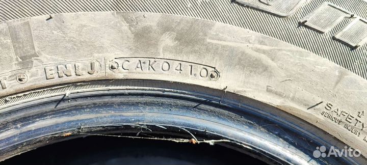 Bridgestone Blizzak DM-V1 265/70 R16