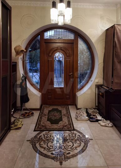 Дом 270,6 м² на участке 27 сот.