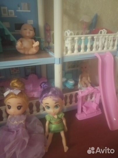 Большой кукольный домик