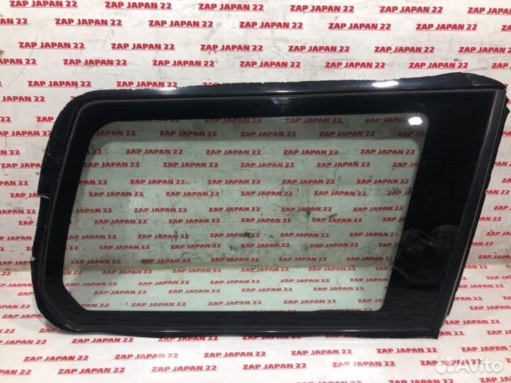 Стекло собачника правое Mitsubishi Pajero Sport