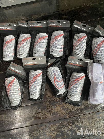 Футбольные щитки