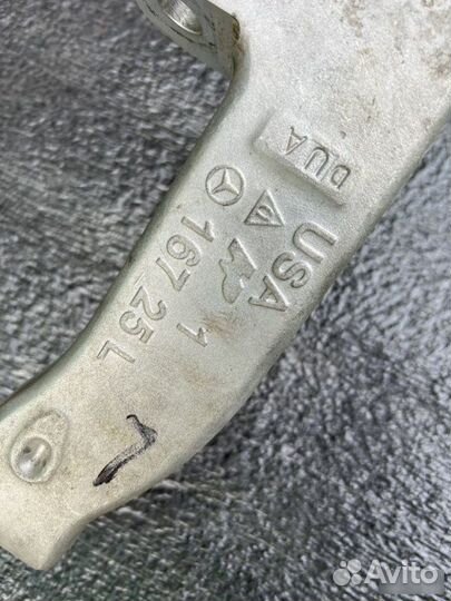 Кулак передний правый Mercedes-Benz Gls X167