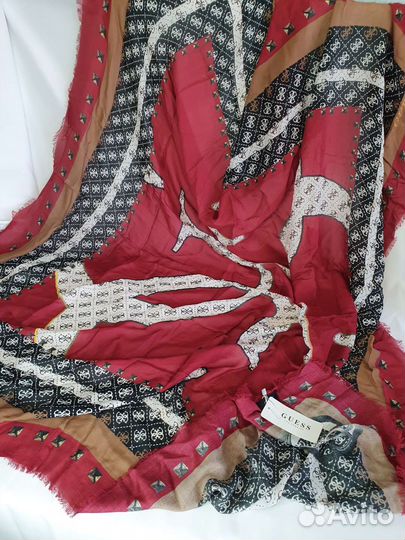 Платок новый Guess