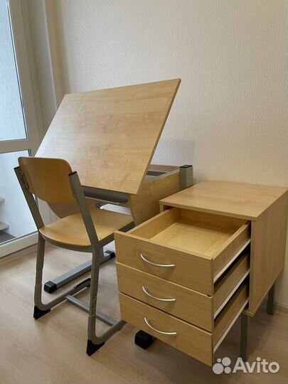 Растущая парта и стул