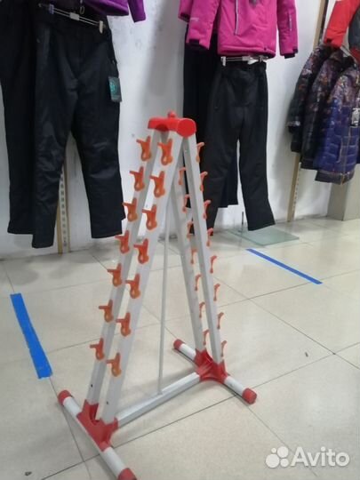 Стойка для гантелей