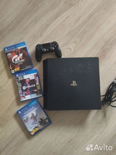 Продам Sony PlayStation 4 PRO