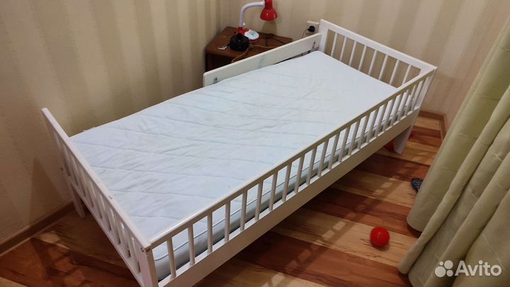 Детская кровать IKEA с матрасом