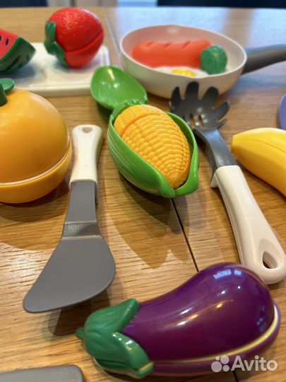 Игрушечная посуда с продуктами