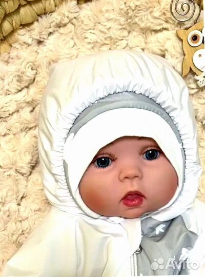 Конверт кокон на овчине утепленныйКонверт на выписку новорожденного зимний (бело-серый)