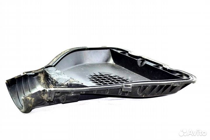 Крышка отделения для жгутов проводов кабины scania