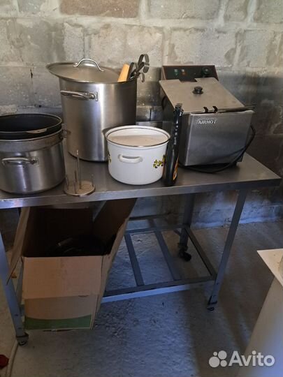 Холодильник, мойки- нержавейки,столы (нержавейки)