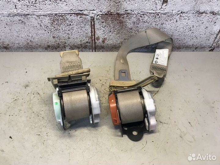 Ремень безопасности задний Toyota Mark X GRX-120