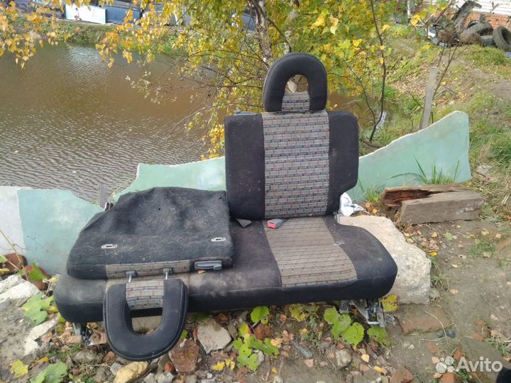 Сидения от Митсубиси Спайс Раннер