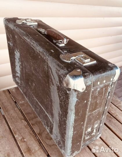 Чемодан старинный