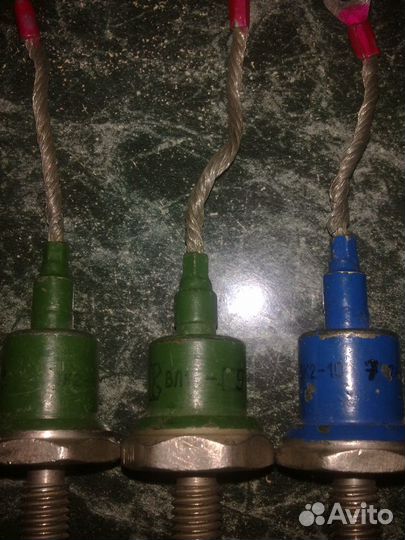 Продам радиодетали,Диоды,Тиристор