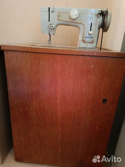 Машинка швейная Мальва