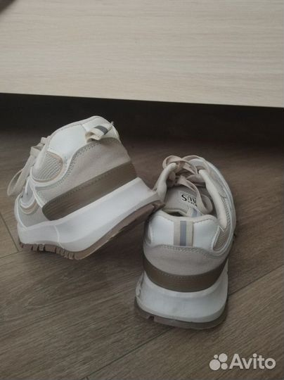 Кроссовки женские весна осень