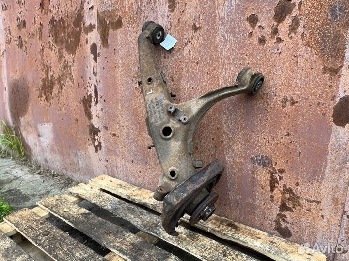 Рычаг задний левый Volkswagen Transporter T5 2009