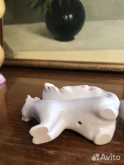 Фарфоровые статуэтки лфз белка,голубь