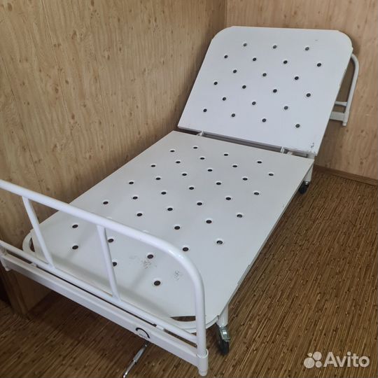 Медицинская кровать для лежачих больных