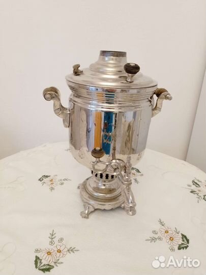 Старинный тульский самовар на углях